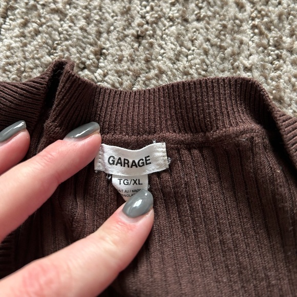 GARAGE BROWN SWEATER TOP - Size XL - Picture 2 of 3
